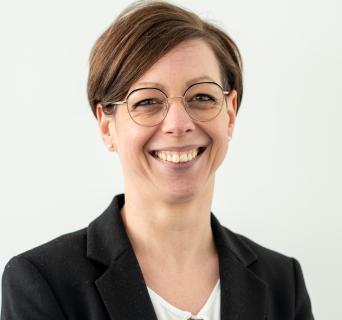 portrait of Jennifer Lauenstein