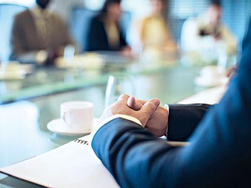 Meeting_colleagues