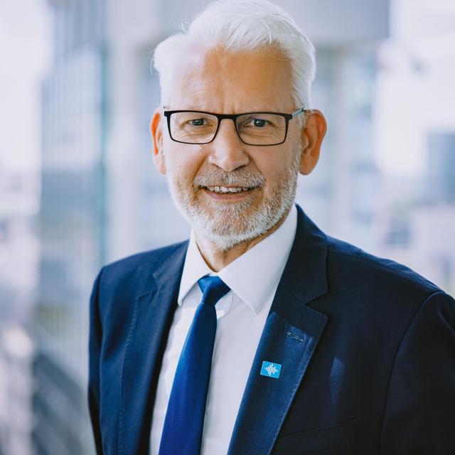 Michael Lewis Unipers CEO